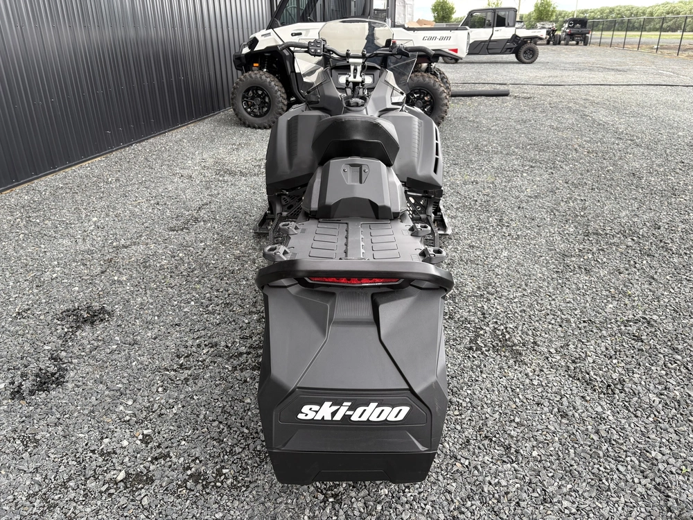 2026 Ski-doo Renegade X 900 Ace Turbo R Ripsaw 1.25" E.s. alt