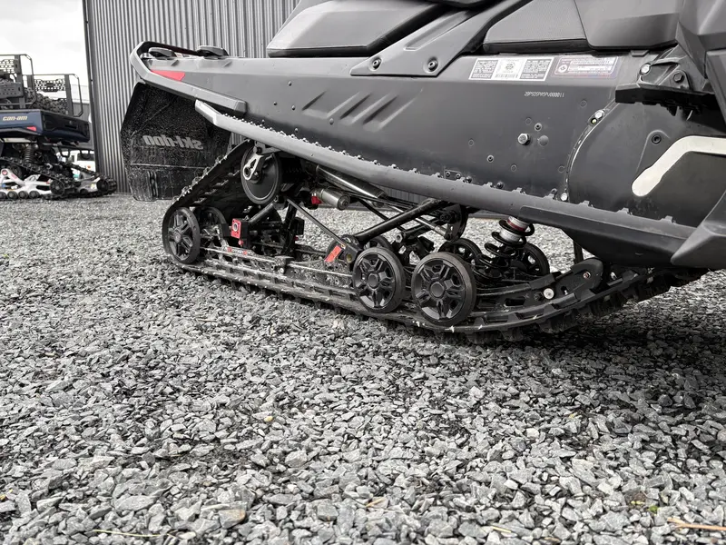 Ski-Doo RENEGADE X 900 ACE Turbo R RipSaw 1.25" E.S. 2023