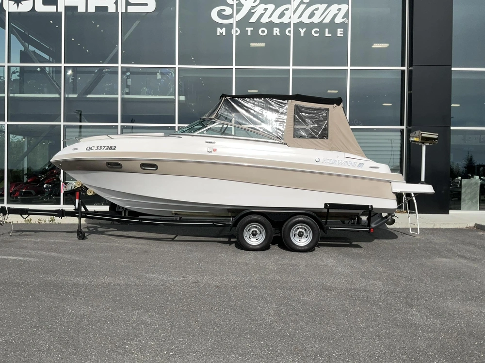 2006 Four Winns 255 Sundowner alt
