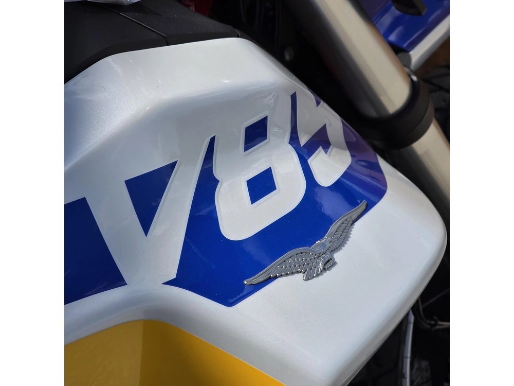 2027 Moto Guzzi V85 Tt alt