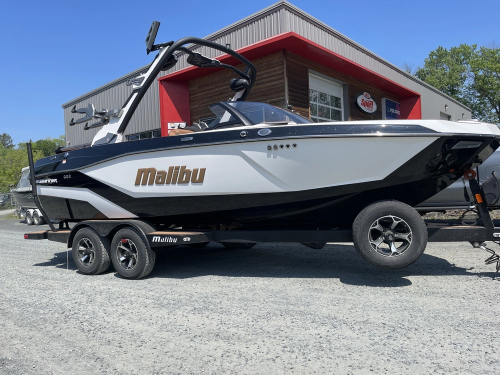 2026 Malibu 21 Lx alt