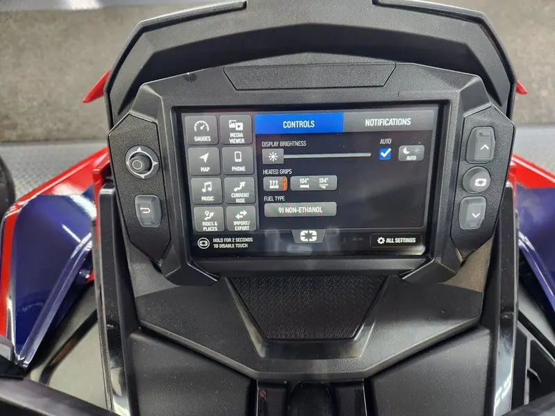 Polaris 9R INDY XCR 128 2025