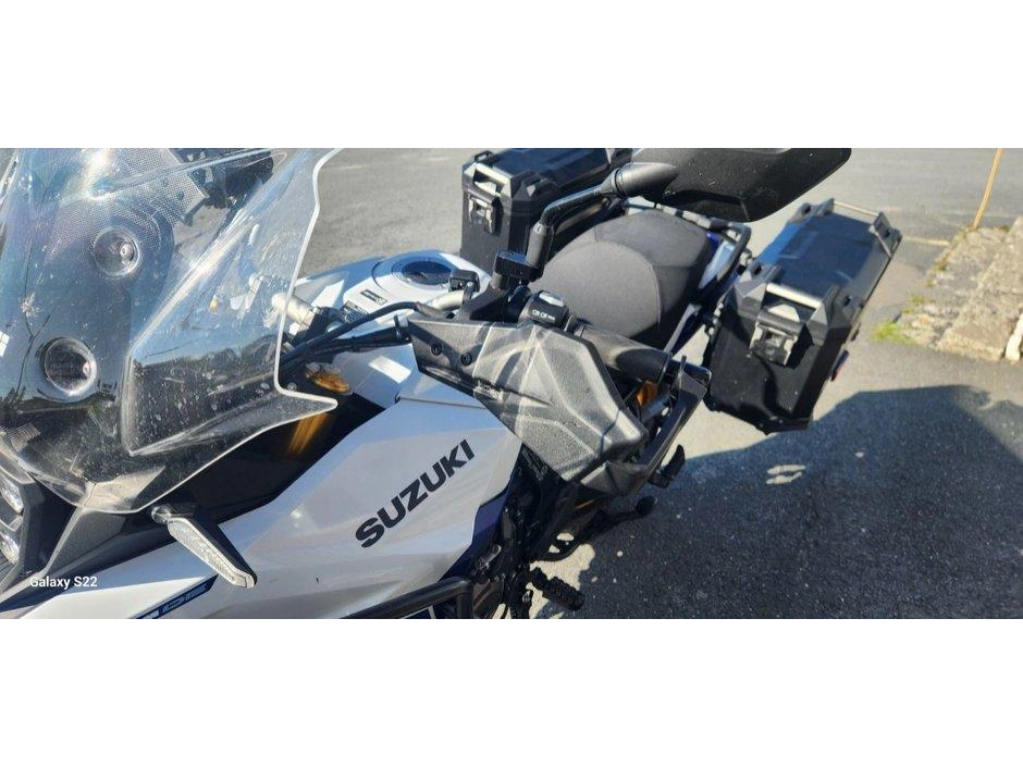 Suzuki V-strom 800de Aventure 2024 alt