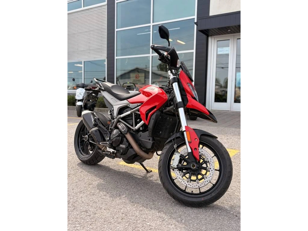 Ducati Hyperstrada 2014 alt