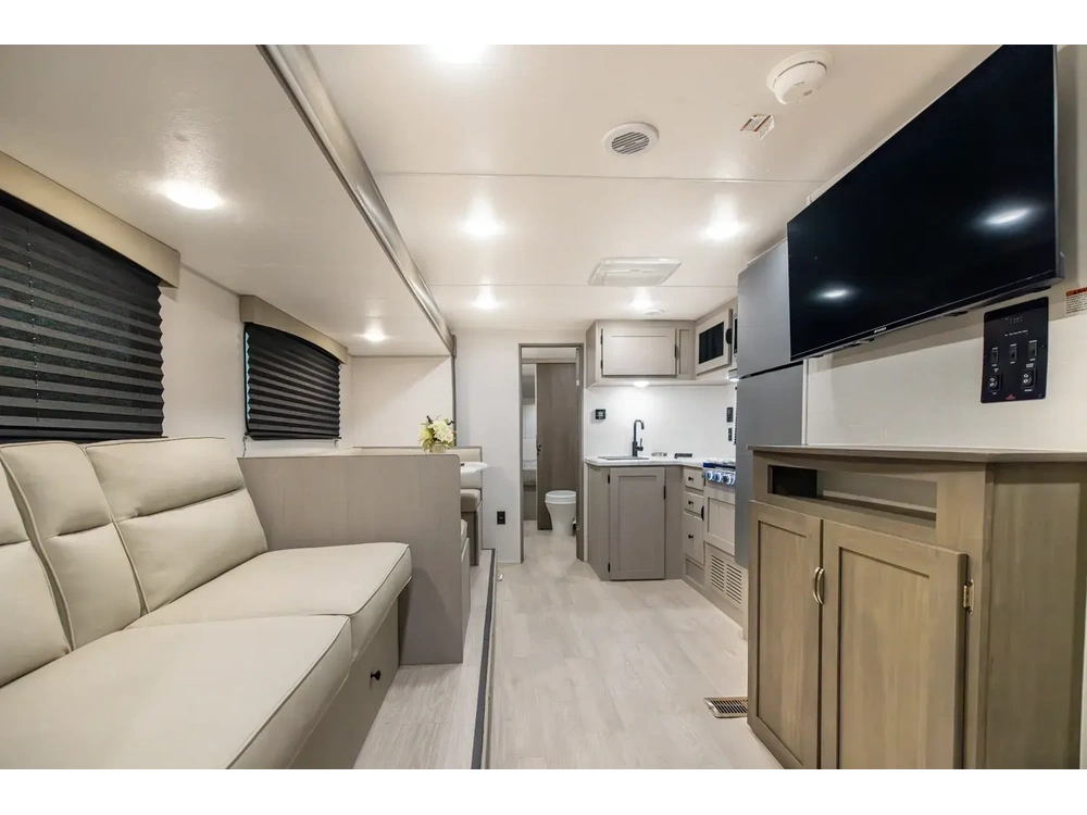2026 Coachmen Clipper 282dorm alt