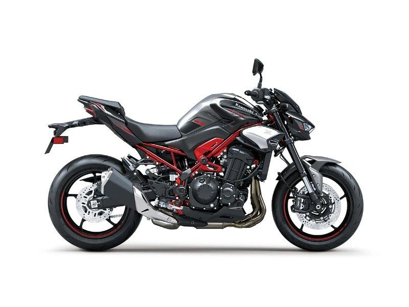 Kawasaki Z900 2025 alt