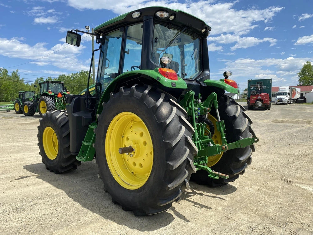 John Deere 6110m 2024 alt
