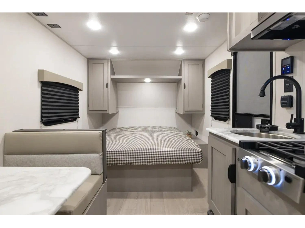 2026 Coachmen Clipper 17fq alt
