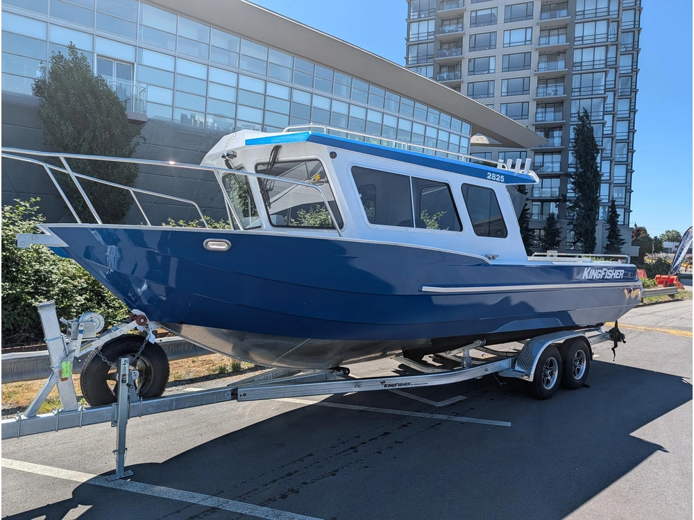2026 Kingfisher 2825 Cxp alt