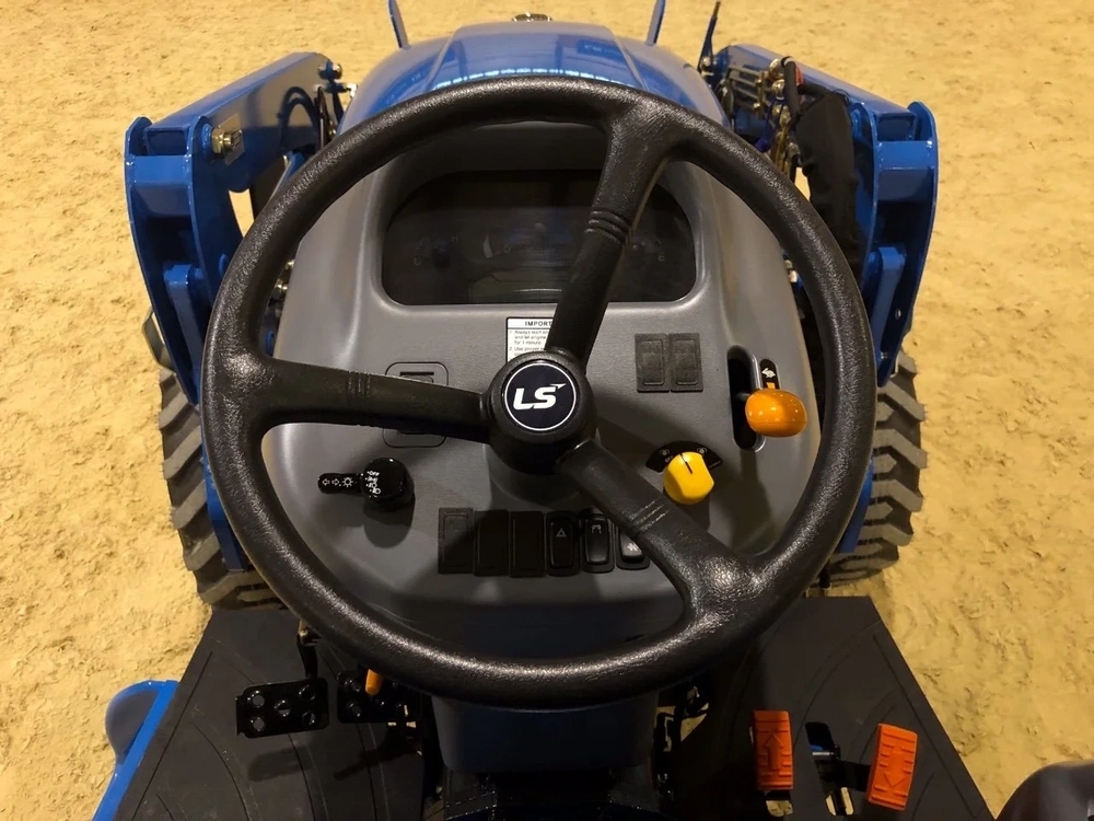 None Ls Tractor Mt242he – 42hp alt