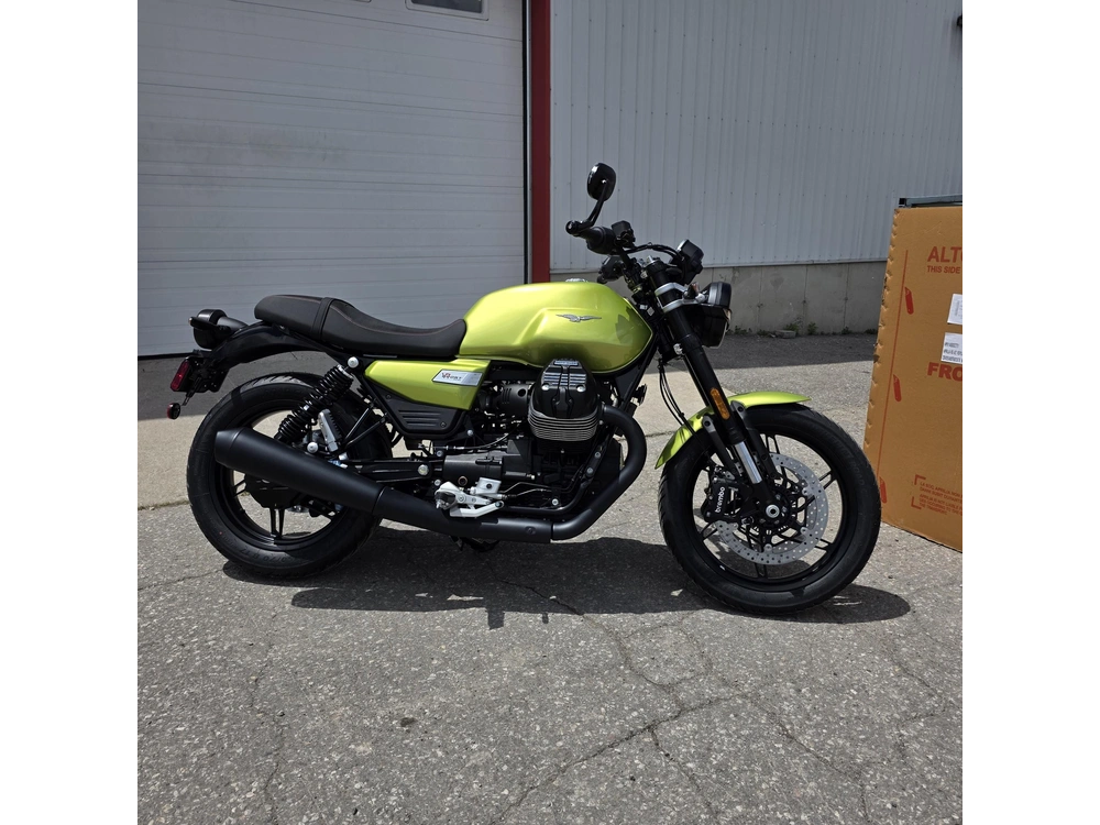 2026 Moto Guzzi V7 Sport alt