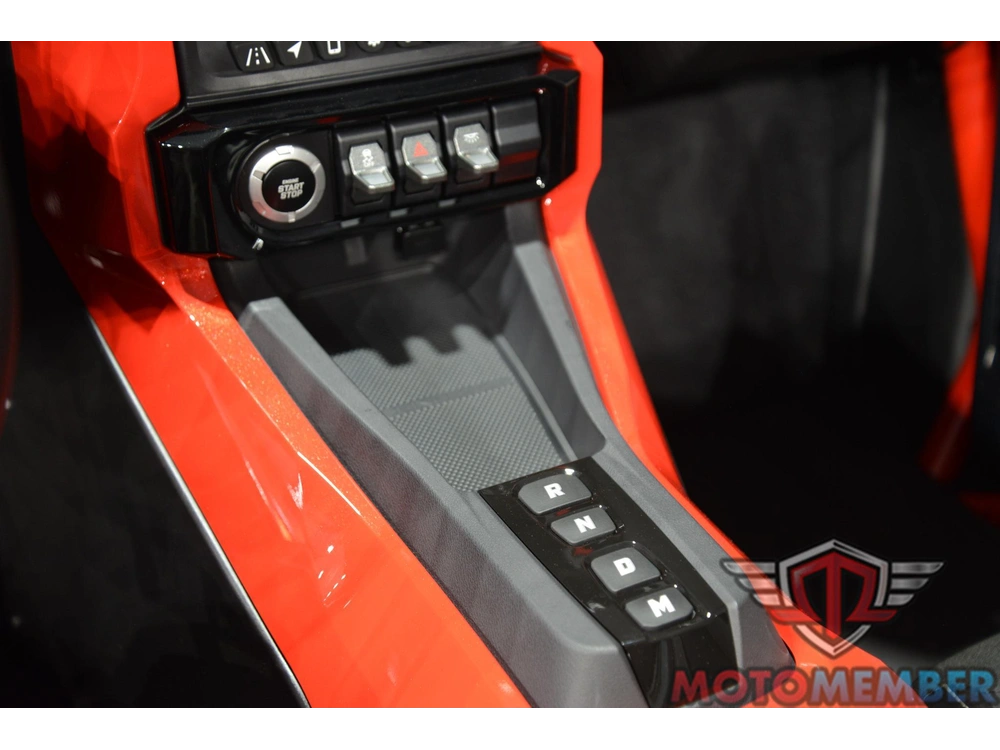2026 Slingshot R Autodrive alt