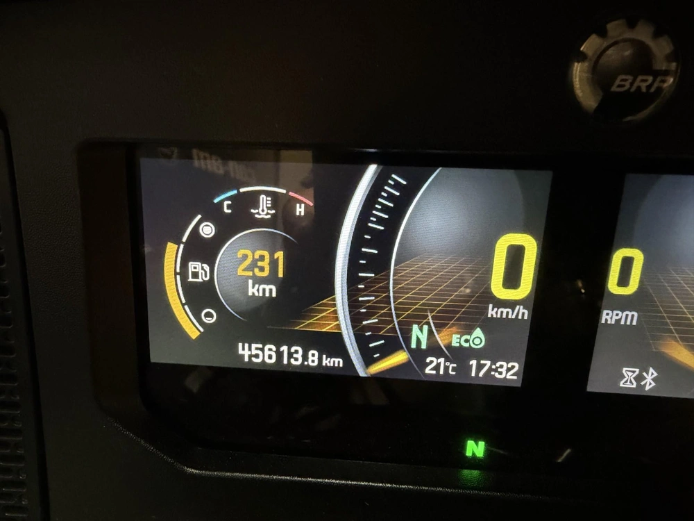 Crestliner Spyder Rt Limited 2021 alt