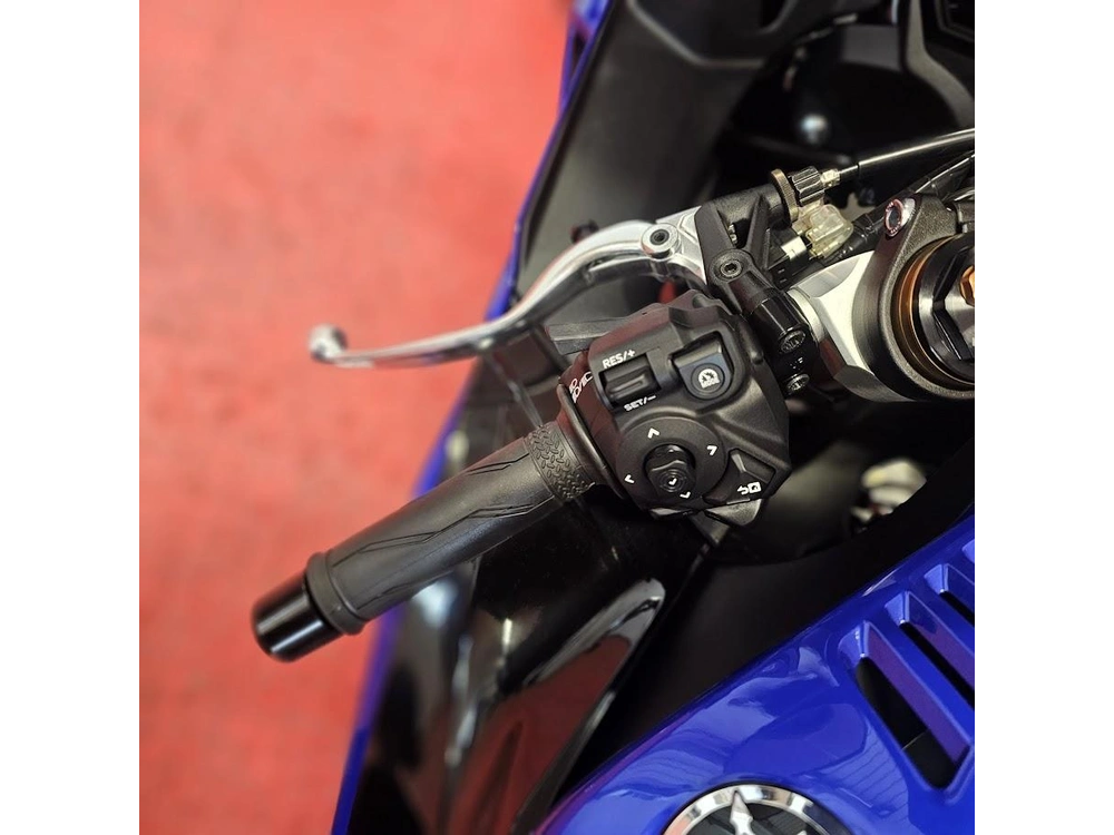 2026 Yamaha Yzf R9 alt