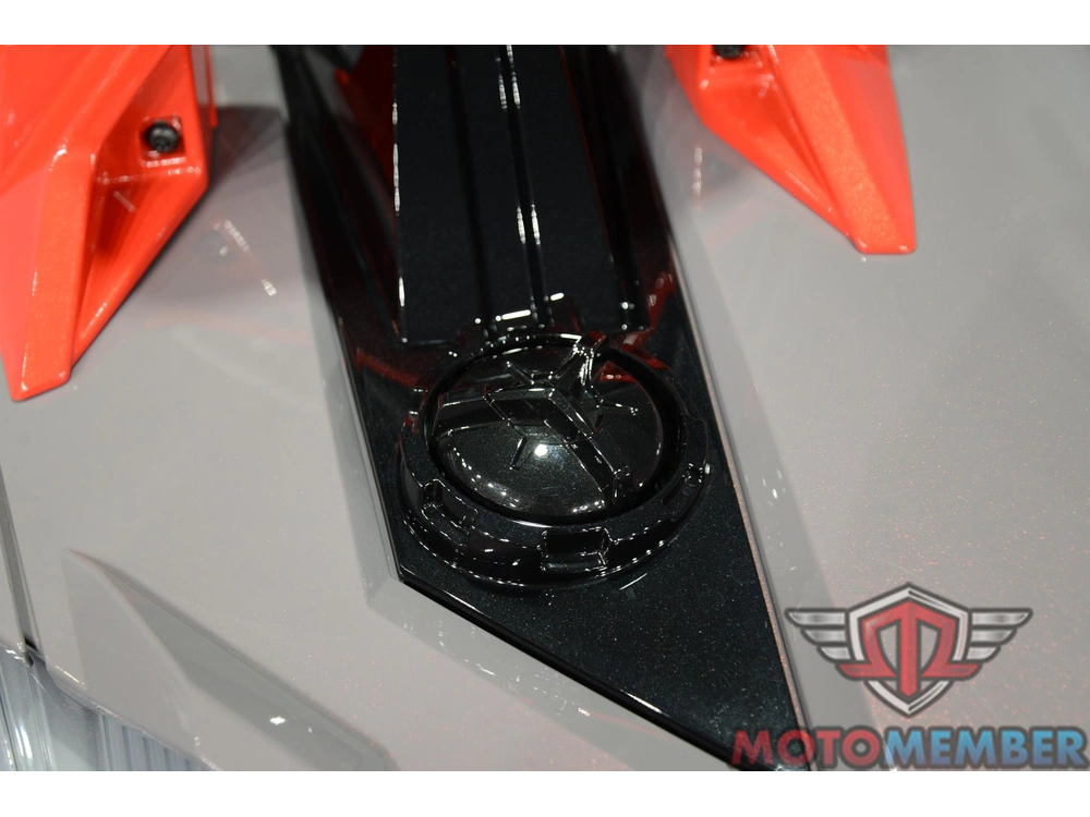 2026 Slingshot R Autodrive alt