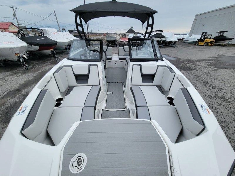 2026 Yamaha Ar 220 2026 alt