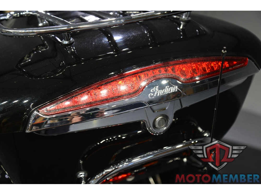 2019 Indian Motorcycle Roadmaster alt
