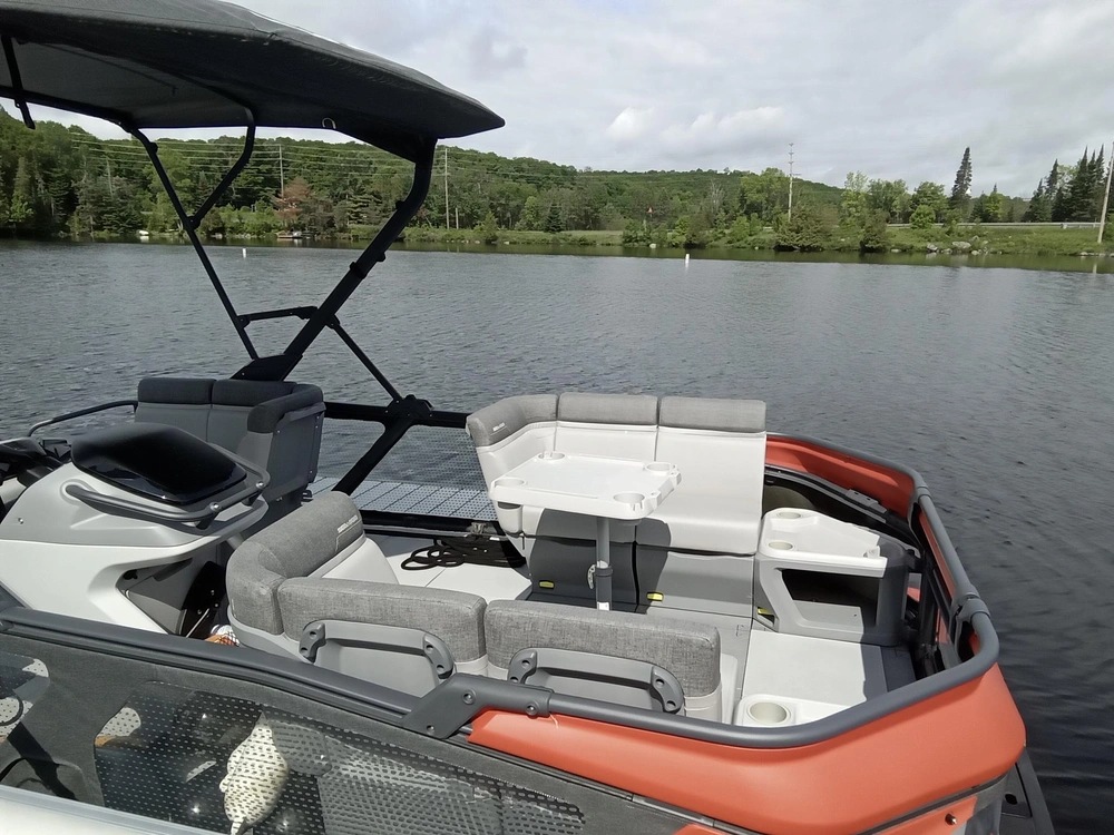2024 Sea-doo Switch Cruise 18' 230hp alt