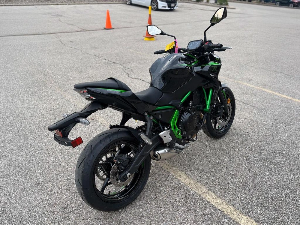 2025 Kawasaki Z650 Abs alt