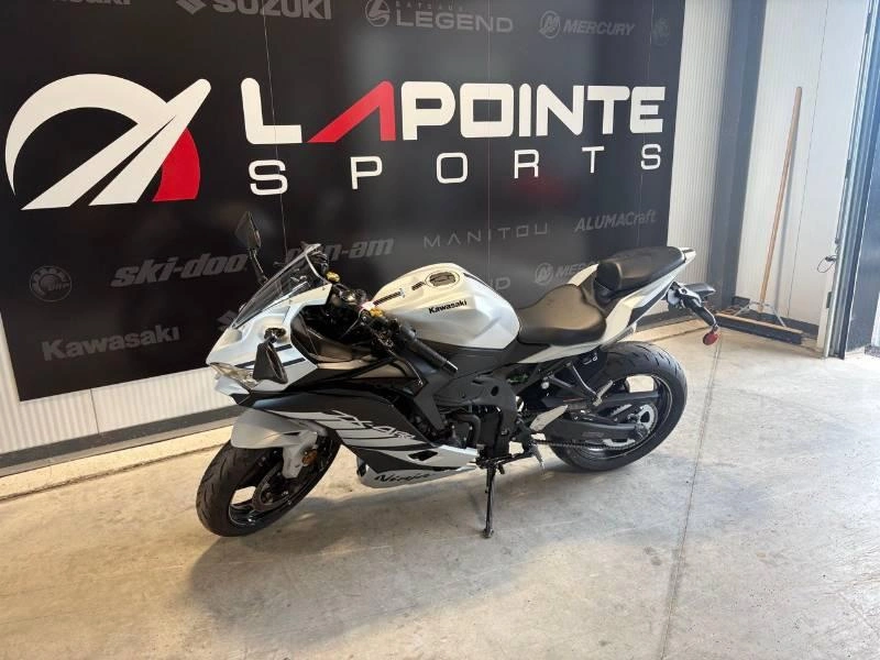 2025 Kawasaki Ninja Zx-4rr alt