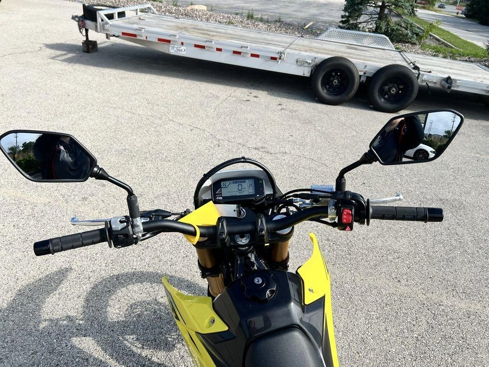 2025 Suzuki Dr-z4s alt
