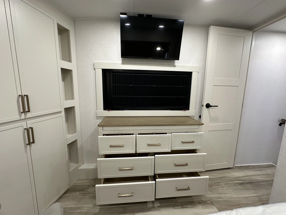 2027 Brinkley Rv Z3100 alt