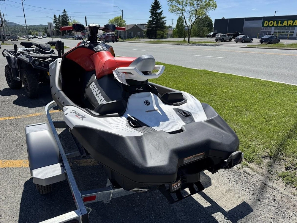 Sea-doo Spark Trixx 3up 2025 alt