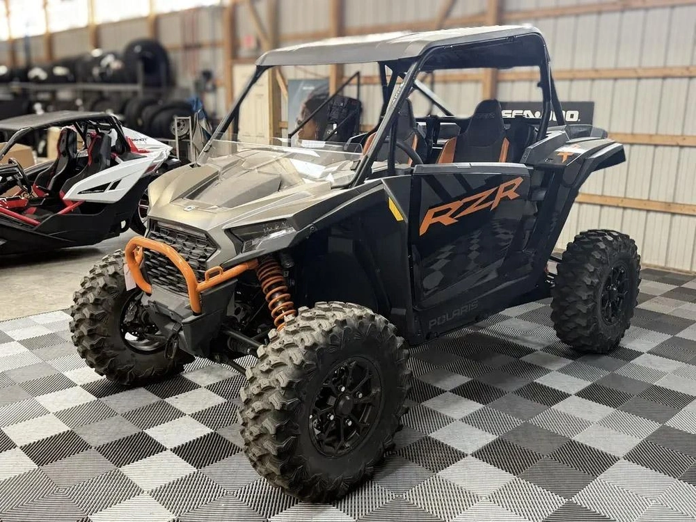 2024 Polaris Rzr Xp 1000 Ultimate - M Titanium, O Black Ultimate alt