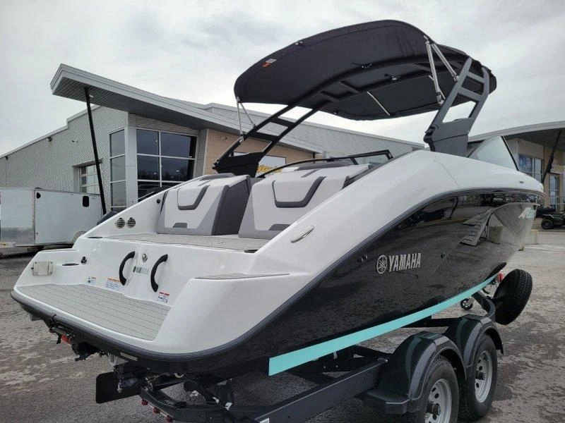 2026 Yamaha Ar 220 2026 alt