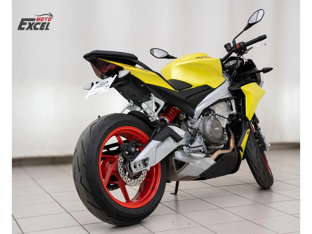 2021 Aprilia Tuono 660 alt