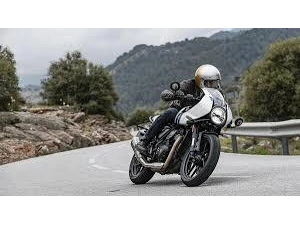 Triumph Thruxton 400 2026 alt