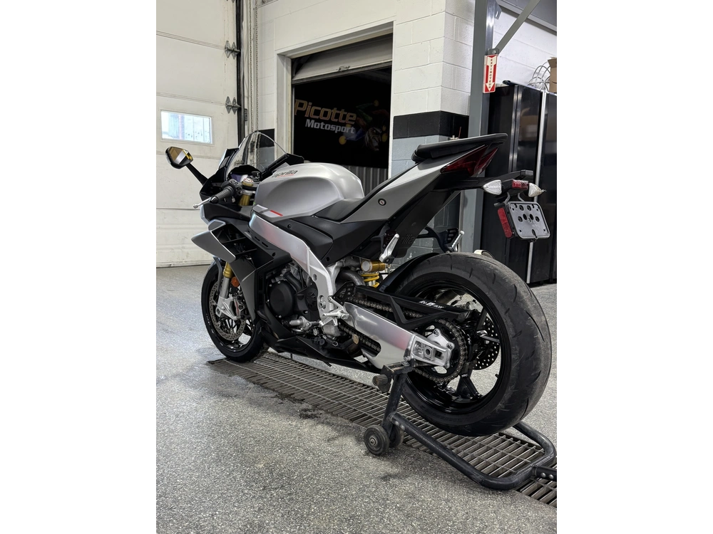 2022 Aprilia Rsv4 alt