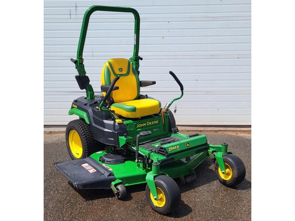 2024 John Deere Z545r alt