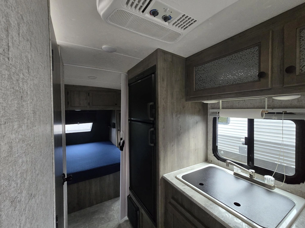 Coachmen Apex 231rds 2020 alt