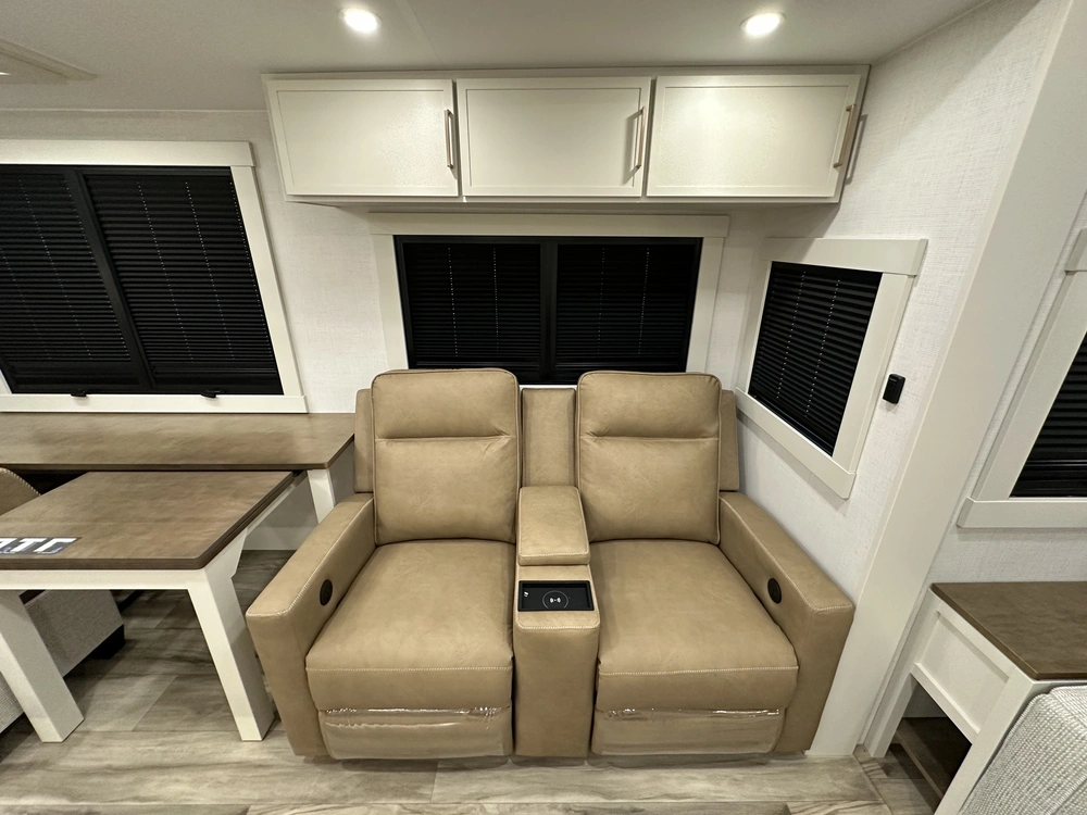 2027 Brinkley Rv Z3100 alt