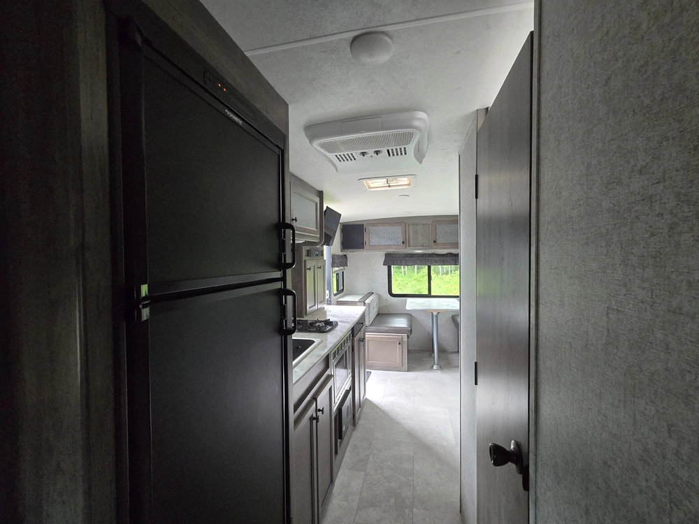 Coachmen Apex 231rds 2020 alt