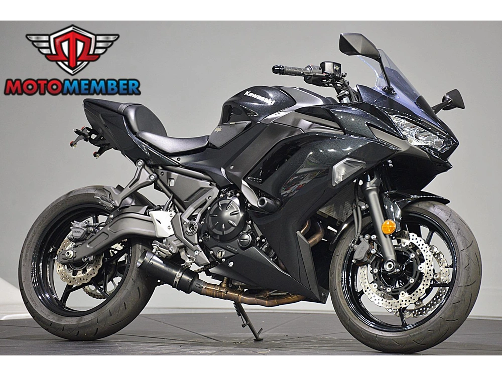 2025 Kawasaki Ninja® 650 alt