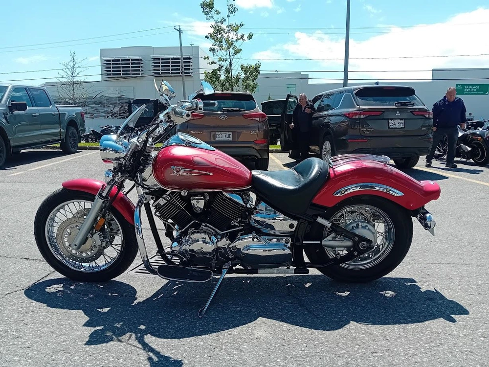 Yamaha Vstar 1100 2006 alt