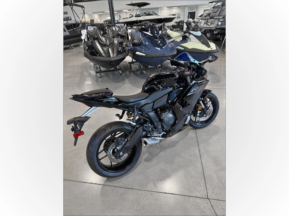 2026 Yamaha Yzf-r7 alt