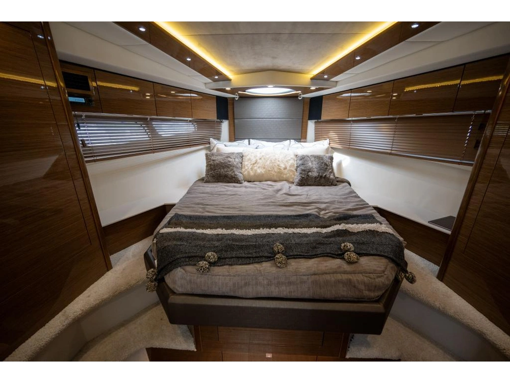 2018 Cruisers Yachts Cantius 45 Diesel - Sur Rendez-vous alt