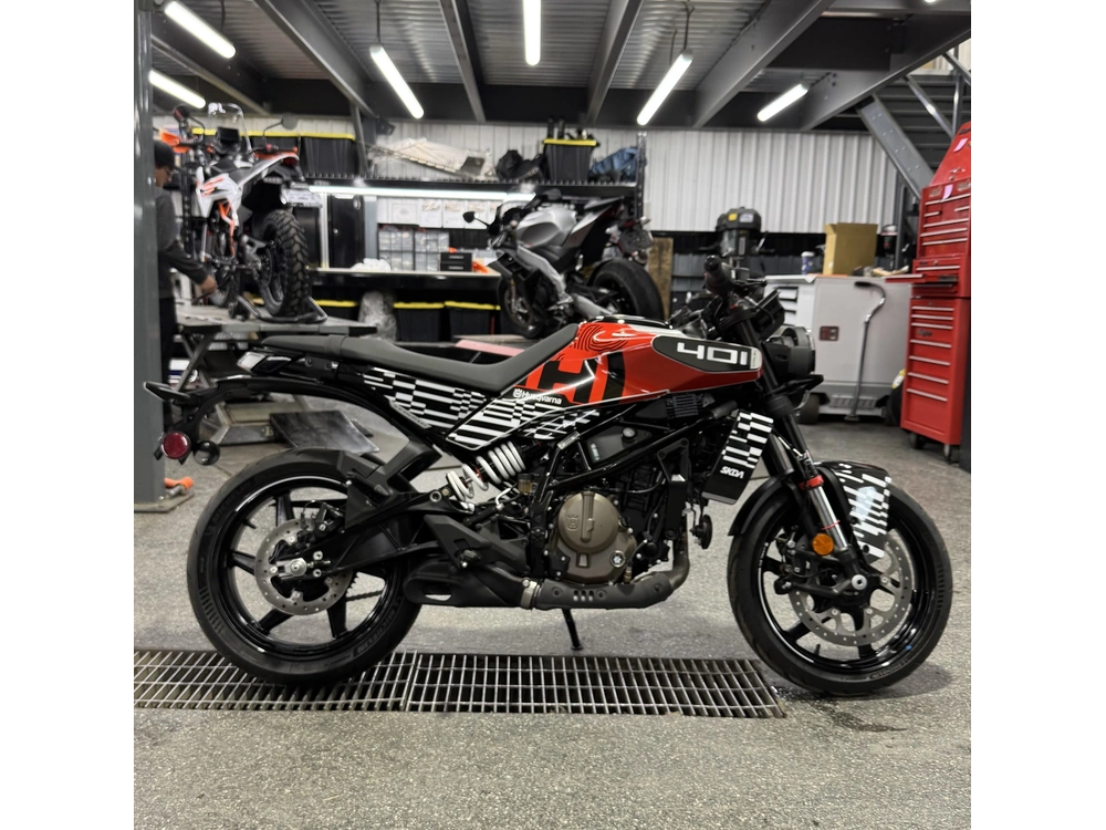 Husqvarna Vitpilen 401 B.d. 2024 alt