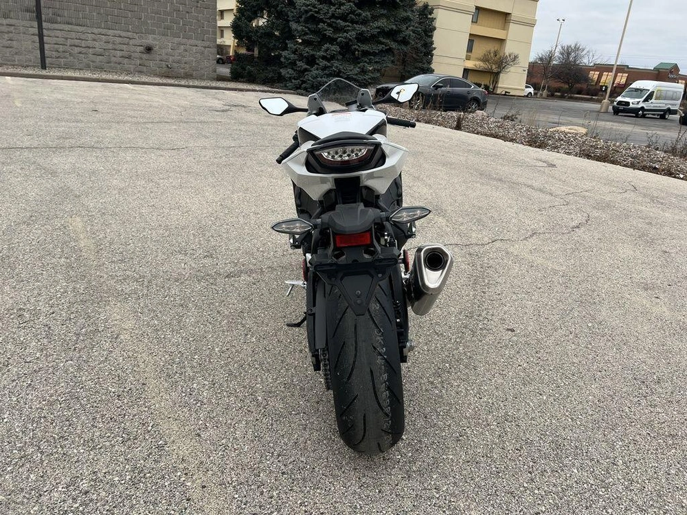 2026 Honda Cbr1000rr alt