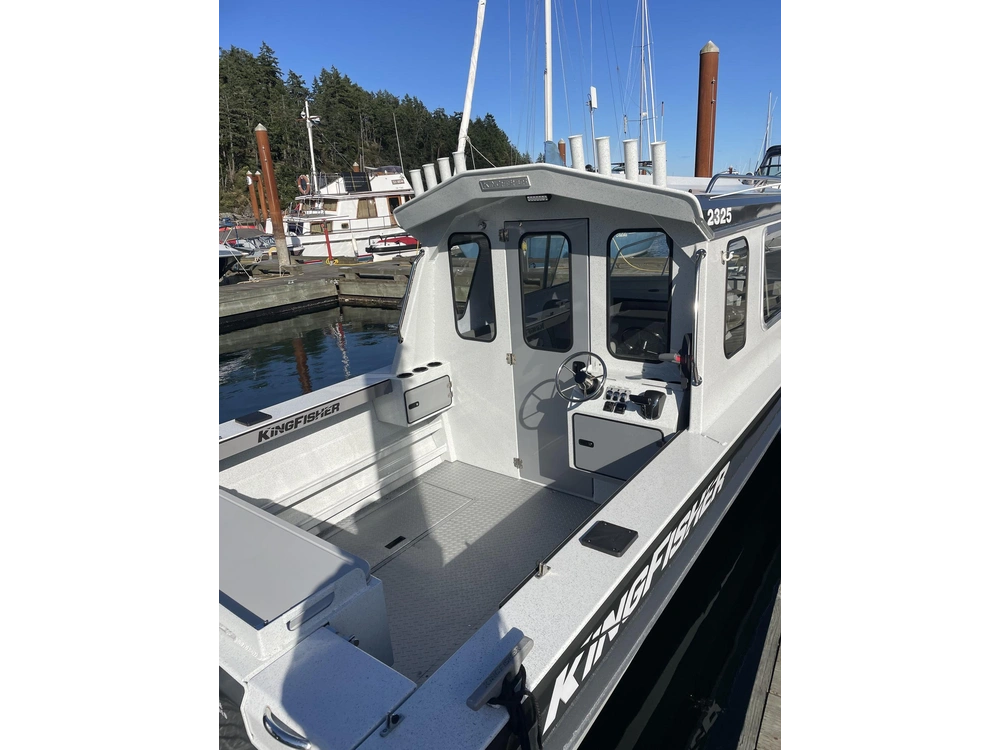 2021 Kingfisher 2325 Coastal Express Coastal Express alt
