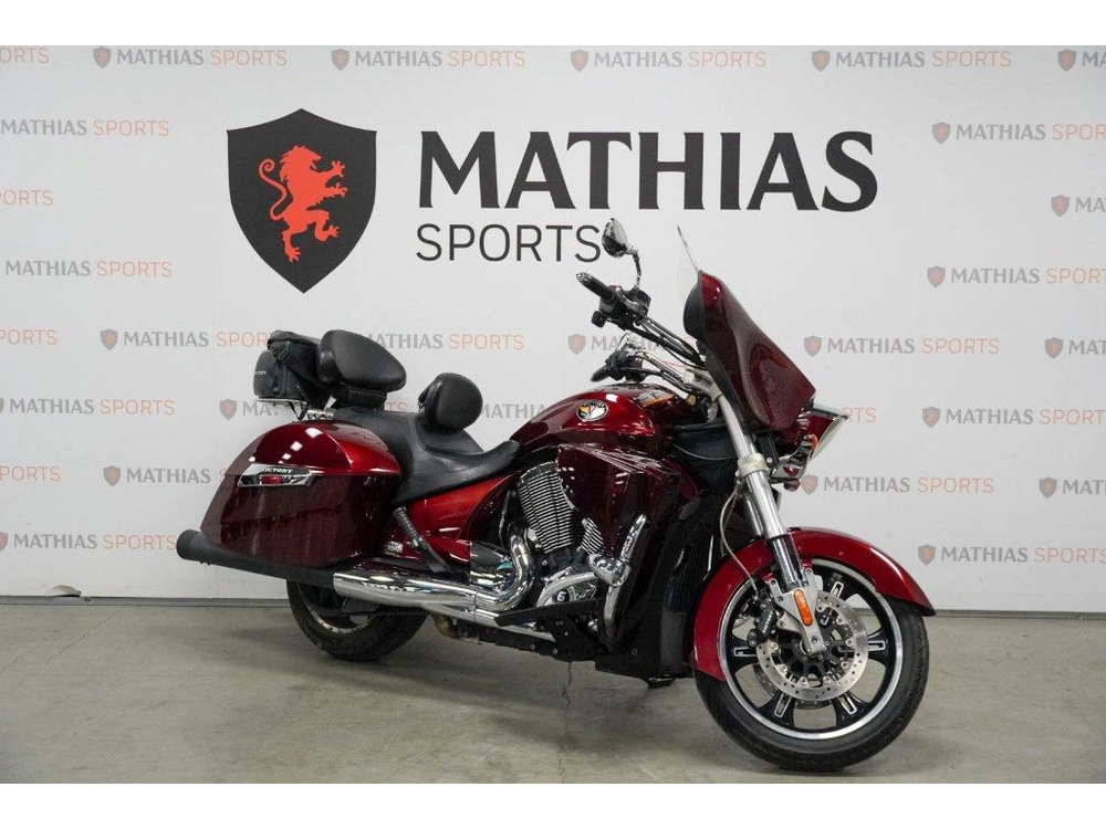 Victory Motorcycles Cross Country 2011 alt