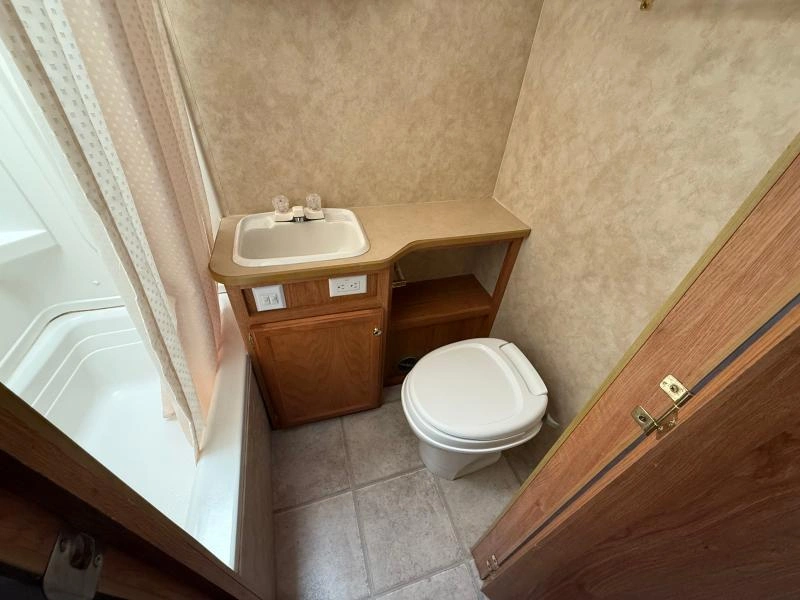 2006 Jayco Jay Feather 25e alt