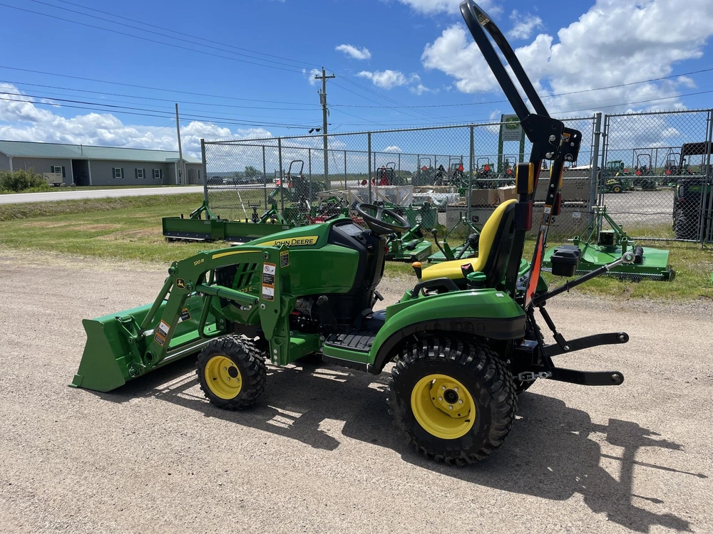 John Deere 1023e 2023 alt