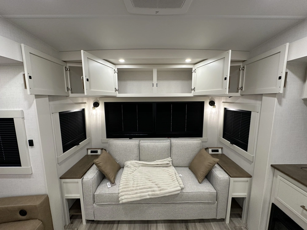 2027 Brinkley Rv Z3100 alt