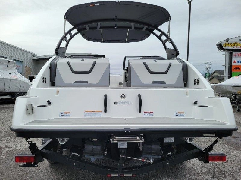 2026 Yamaha Ar 220 2026 alt