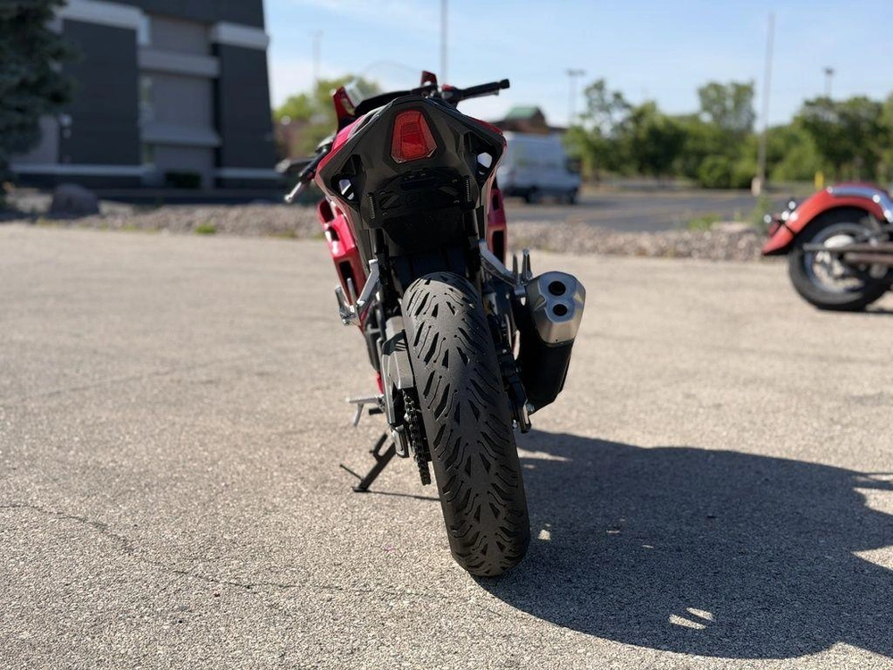 2025 Honda Cbr500r alt