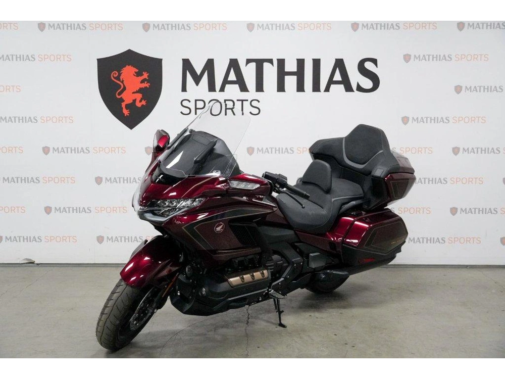 Honda Gold Wing Tour 50th 2025 alt